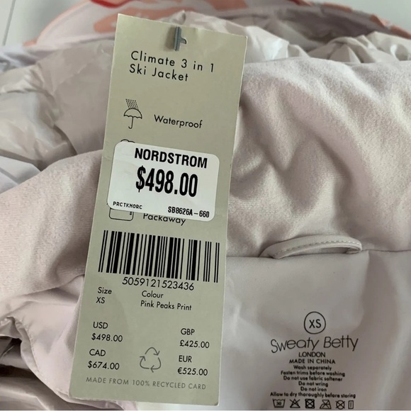 Sweaty Betty Puffer Jacket Down Filled. 3 in 1. - Picture 6 of 8